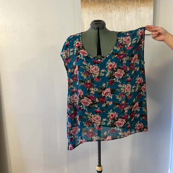 Show Me Your Mumu Short Sleeve Floral Blouse, Bundle of 3 - Picture 13 of 16